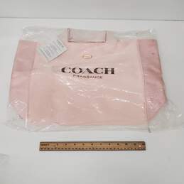 FACTORY SEALED Coach Fragrance Pink Week Ender Tote Bag