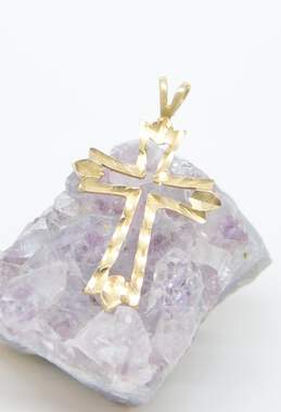 14K Yellow Gold Etched Cut Out Cross Pendant 0.9g