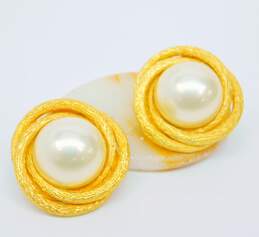 VNTG Ciner Gold Tone Faux Pearl Clip On Earrings