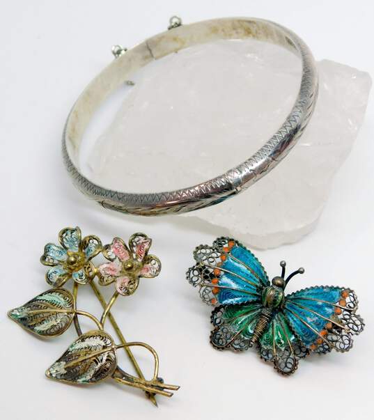 Vintage 800 Silver Filigree Butterfly & Flower Brooches & 925 Etched Bangle 20.1g image number 1