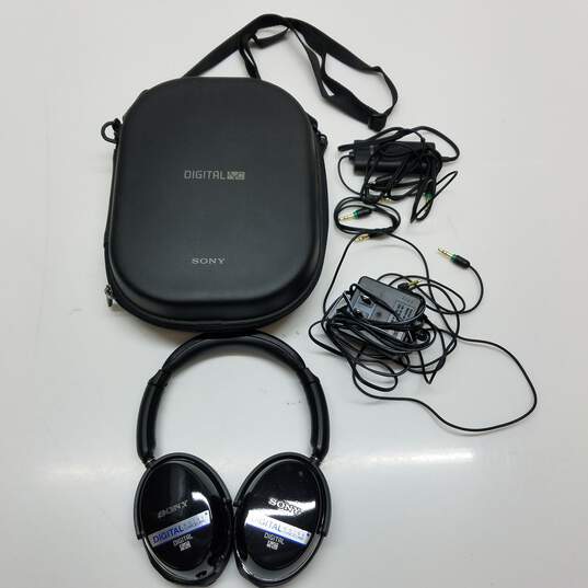 Sony Digital Noise Cancelling rechargeable Headphones with case -tested image number 3