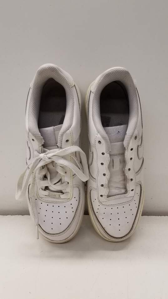 Nike Air Force 1 Women White Size 7.5/ Size 6Y image number 6