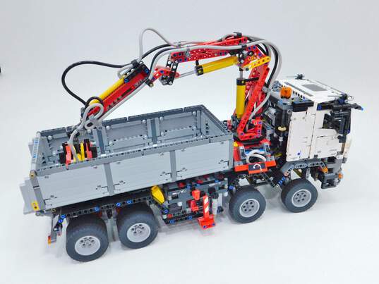 LEGO Technic 42043 Mercedes-Benz Arocs 3245 W/ Manual image number 2