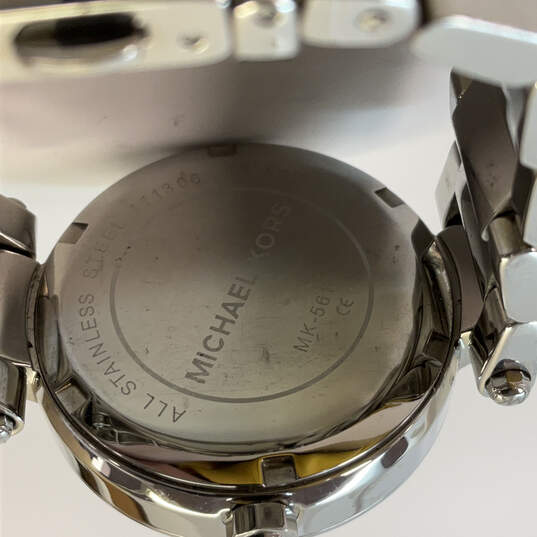 Designer Michael Kors Mini Parker MK-5615 Silver-Tone Analog Wristwatch image number 4