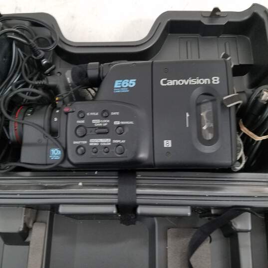 Canon Canovision 8 E65A 8mm Camcorder Bundle with Case, Charger & Extras image number 4