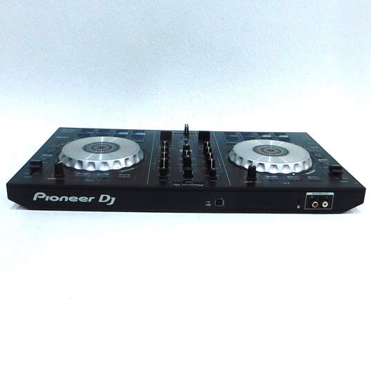 Pioneer Brand DDJ-SB2 Model DJ Controller w/ Original Box, USB Cable, and Manual image number 4