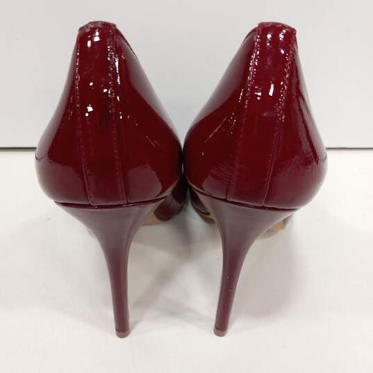Womens Burgundy Patent Leather Slip On Peep Toe Stiletto Heels Size 9.5M image number 4