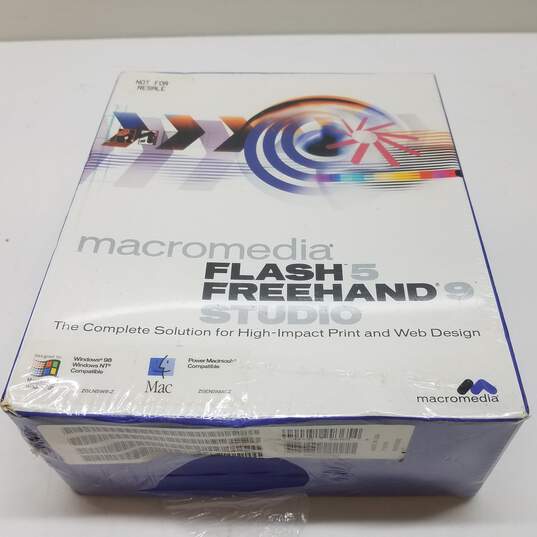 Sealed Macromedia Flash 5 Freehand 9 Studio IOB image number 1