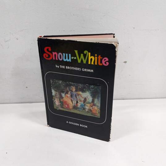 Golden Press Snow-White Hardcover Book image number 1