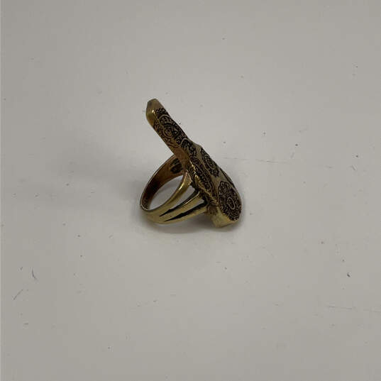 Designer Lucky Brand Gold-Tone Etched Guitar Shape Fashionable Band Ring image number 3