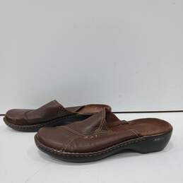 Women's Clarks Brown Slip-On Loafers Sz 8 alternative image