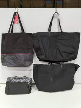 Bundle of 4 Assorted Victoria's Secret Bags alternative image