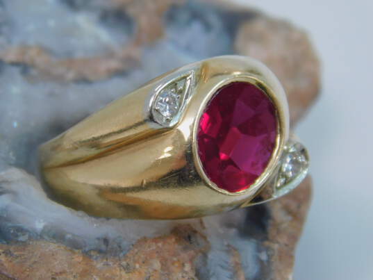 Men's Vintage 14K Yellow Gold Oval Ruby 0.12 CTTW Round Diamond Ring 11.5g image number 2