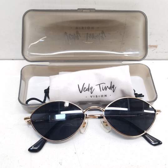 Veda Tinda Vision Gold Oval Sunglasses image number 3