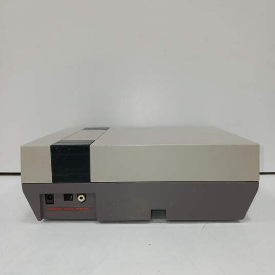 Nintendo NES Console & Accessories Gaming Bundle image number 7