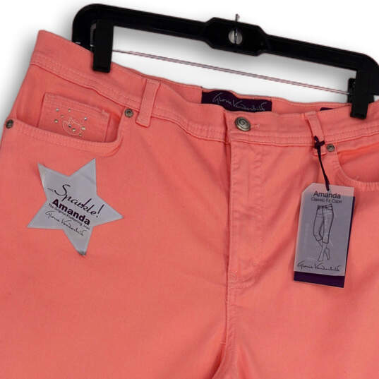 NWT Womens Pink Denim Medium Wash Stretch Classic Fit Capri Pants Size 16 image number 3