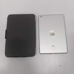 Apple iPad Silver Model No. A1489 With Black Case alternative image