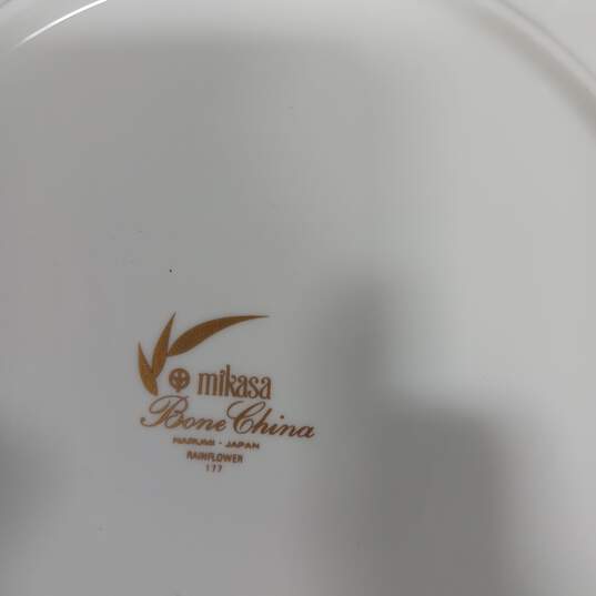 Bundle of Five Mikasa Rainflower Dinner Plates image number 3