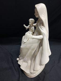 White Opalescent Mother Mary With Baby Jesus Ceramic Figurine alternative image