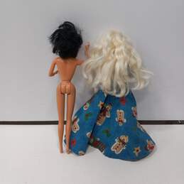 Vintage Pair of Barbie Dolls alternative image