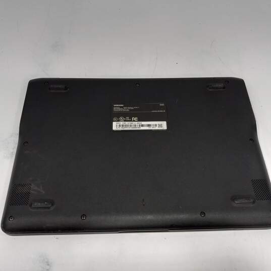 Samsung Chromebook 3 Model #XE500C13 image number 4