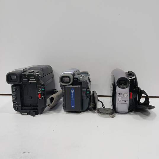 Bundle of 3 Assorted Camcorders image number 2