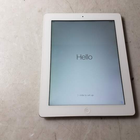 Apple iPad 3rd Gen (Wi-Fi Only) Model A1416 Storage 16GB image number 4