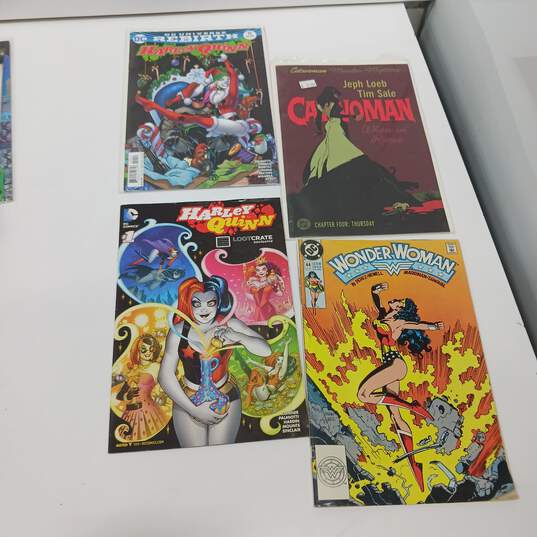 Bundle of Assorted Comics image number 3