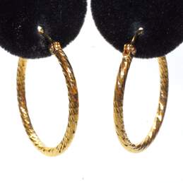 14K Yellow Gold Textured Hoop Earrings - 1.54g alternative image