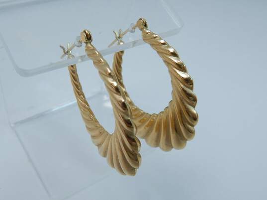 14K Yellow Gold Ridged Oblong Hoop Earrings 4.7g image number 2