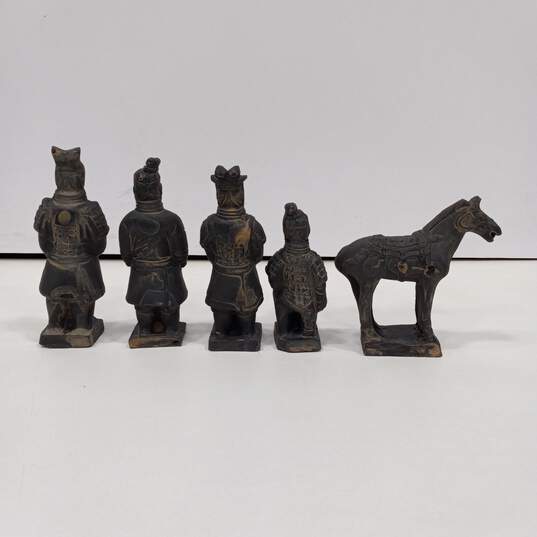 2 Boxes of Vintage  Terracota Warrior Figurines image number 4