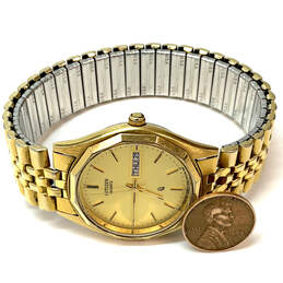 Designer Citizen 6100-S16725 Two-Tone Round Dial Analog Wristwatch alternative image