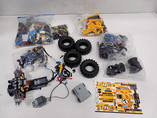 Lego Bundle of Technic & System image number 1