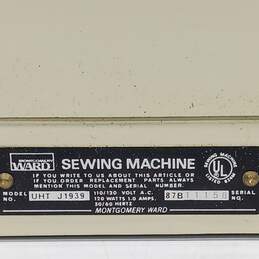 Montgomery Ward UHT-J1939 Deluxe Sewing Machine & Accessories alternative image
