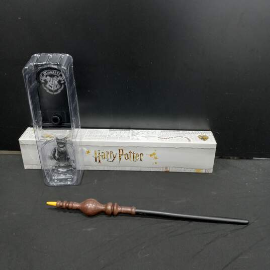 TM & CWBEI Harry Potter Wand  IOB image number 1