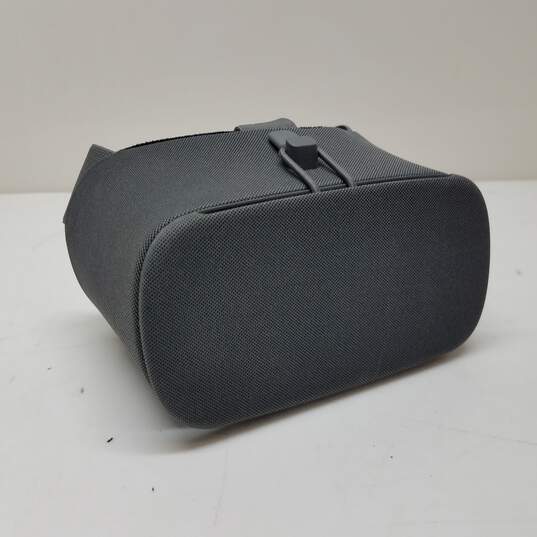 Google Daydream View VR Headset image number 1