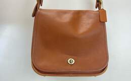 Vintage COACH 9525 Stewardess British Tan Leather Shoulder Bag alternative image