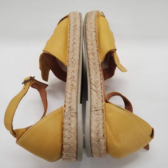 Bueno Women's Flat Yellow Sandal Size 38 image number 4