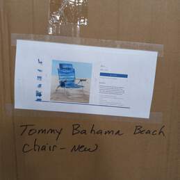 Tommy Bahama Malachite Print Deluxe Backpack Beach Chair IOB alternative image
