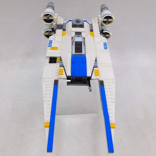 LEGO Star Wars 75155 Rebel U-Wing Fighter Open Set image number 3