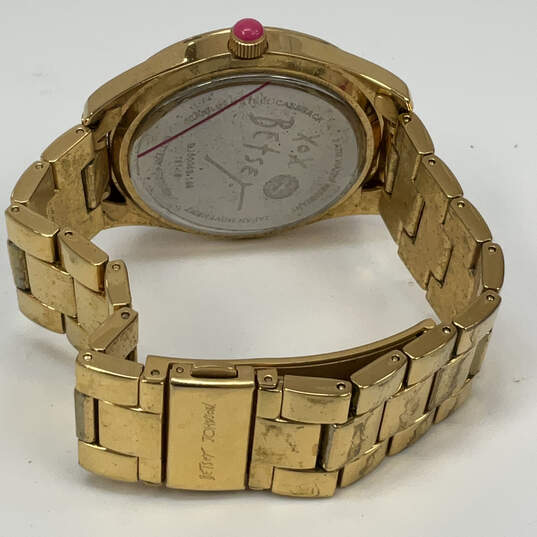 Designer Betsey Johnson Gold-Tone Rhinestone Round Dial Analog Wristwatch image number 4