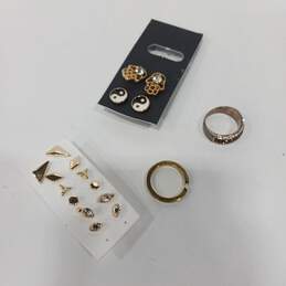 Bundle of Assorted Black and Gold Tone Jewelry alternative image