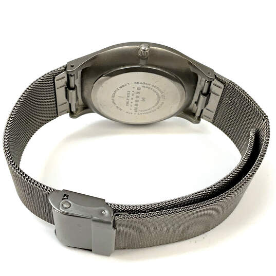 Designer Skagen Titanium 233XLTTMO Gray Water Resistant Analog Wristwatch image number 3