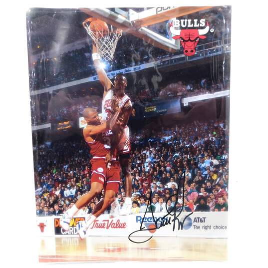 HOF Scottie Pippen Autographed Photo Chicago Bulls image number 2