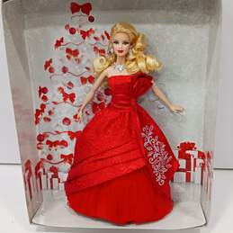 Pair of Holiday Barbie Dolls 2007 And 2012 IOB alternative image