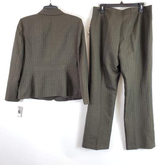 Buy the Kasper Women Green Striped Pants Suit Sz 12P NWT