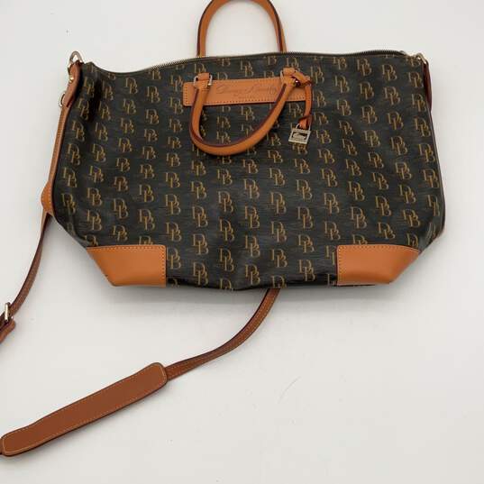 Womens Brown Leather Signature Print Adjustable Strap Crossbody Handbag Purse image number 2
