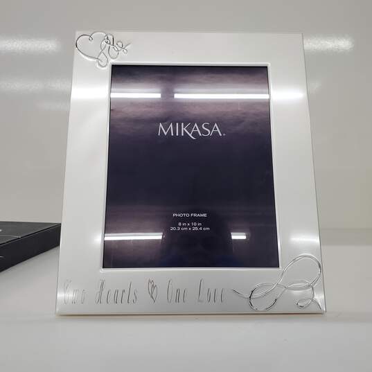 Mikasa 8x10 Wedding Picture Frame 'Two Hearts One Love' image number 3