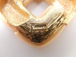 VNTG Crown Trifari Gold Tone Bracelet & Pendant alternative image