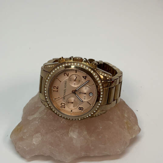 Designer Michael Kors Gold-Tone Rhinestone Round Dial Analog Wristwatch image number 2